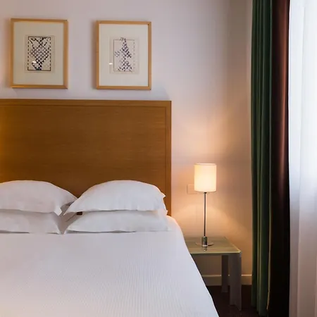 オテル アルブ サン ミッシェル ホテル パリ